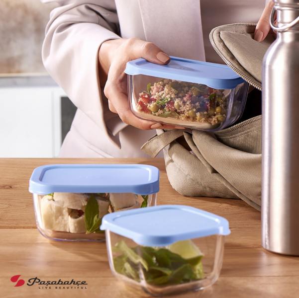 SNOWBOX FOOD CONTAINER 420CC H: 5,8 L: 12,05 W: 9,1 P/960 GB2.OB24. (smA)