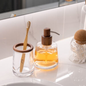 ΑΝΤΛΙΑ ΣΑΠΟΥΝΙΟΥ ALLURE 320ml ΓΥΑΛΙΝΗ