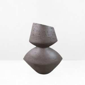 LOOMA II ΒΑΖΟ 28.5x15.5x34.5 RESIN ΚΑΦΕ ΣΚΟΥΡΟ