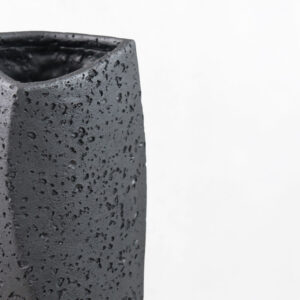 VOID II ΒΑΖΟ 16.5x14.5x39cm RESIN ΜΑΥΡΟ