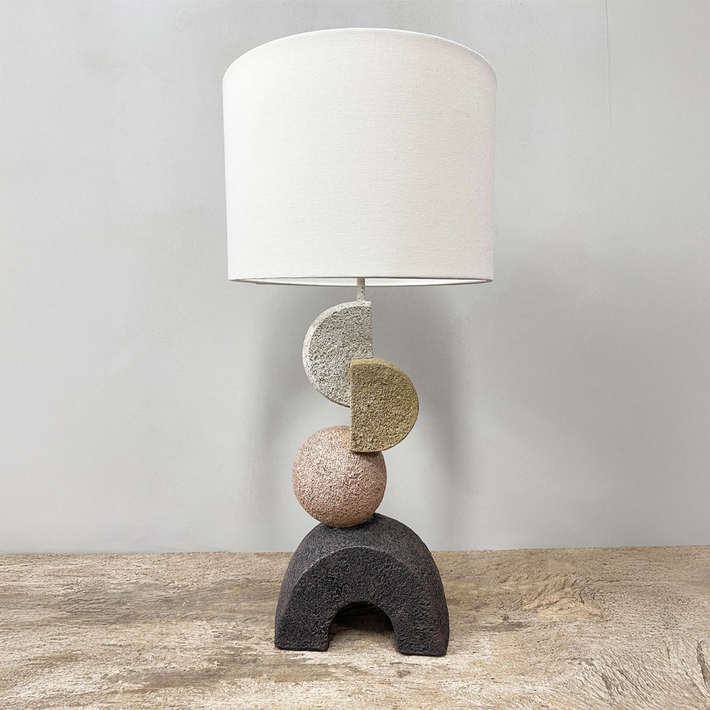 ZENSTONE B ΦΩΤΙΣΤΙΚΟ ΕΠΙΤΡΑΠΕΖΙΟ 30.5x30.5x63cm POLYRESIN ΠΟΛΥΧΡΩΜΟ ΥΦΑΣΜΑ ΛΕΥΚΟ