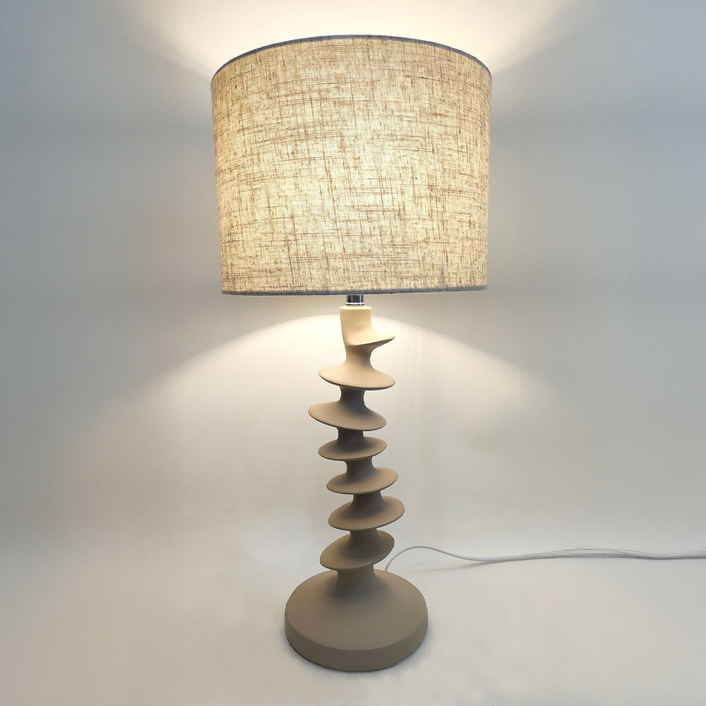 STRIO ΦΩΤΙΣΤΙΚΟ ΕΠΙΤΡΑΠΕΖΙΟ 28x28x61cm RESIN ΜΠΕΖ ΛΙΝΟ ΜΠΕΖ